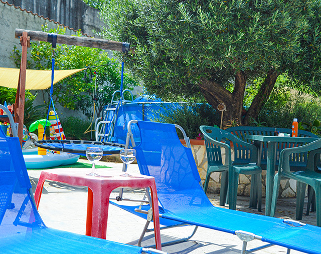 Pool mit aussendusche